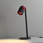 Светодиодная настольная лампа с направленным источником света на регулируемом плафоне с декоративыми элементами красного цвета TOLLVER TAB от ImperiumLoft