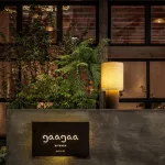 Серия настольных ламп с рельефным корпусом из высококачественной древесины разных оттенков и текстильным плафоном цилиндрической формы EUGEN Light Brown от ImperiumLoft