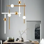 Серия светодиодных подвесных светильников в виде горизонтальных стержней с шарами WAND HRZ L2 L50 Black от ImperiumLoft