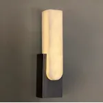 Настенный светодиодный светильник с прямоугольным плафоном из мрамора MIRCA B Black от ImperiumLoft