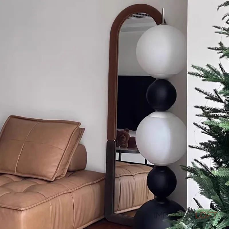 Напольный светильник из чередующихся черных и светящихся шаров разного размера STELLAN B