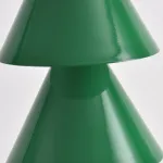 Серия минималистичных светодиодных торшеров в виде стилизованной ёлки из расположенных друг над другом конусов BAUM Green