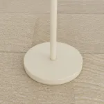 Серия минималистичных светодиодных торшеров в виде стилизованной ёлки из расположенных друг над другом конусов BAUM Green