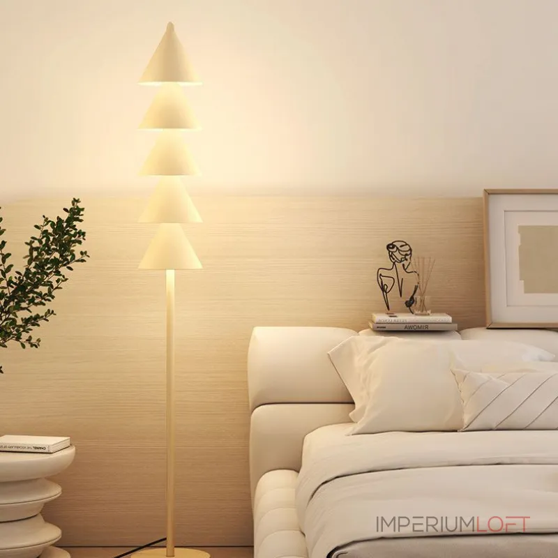 Серия минималистичных светодиодных торшеров в виде стилизованной ёлки из расположенных друг над другом конусов BAUM Green