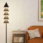Серия минималистичных светодиодных торшеров в виде стилизованной ёлки из расположенных друг над другом конусов BAUM Green
