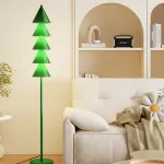 Серия минималистичных светодиодных торшеров в виде стилизованной ёлки из расположенных друг над другом конусов BAUM Green