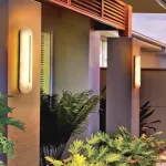 Настенный светильник с удлиненным рассеивателем из натурального испанского мрамора и центральным латунным клипом ALTON WALL Pitch от ImperiumLoft