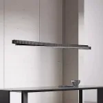 Реечный светильник с прямоугольным плафоном из двух стеклянных ребристых пластин и наклонным LED источником света CHIFFA SKEW L100 BLACK от ImperiumLoft