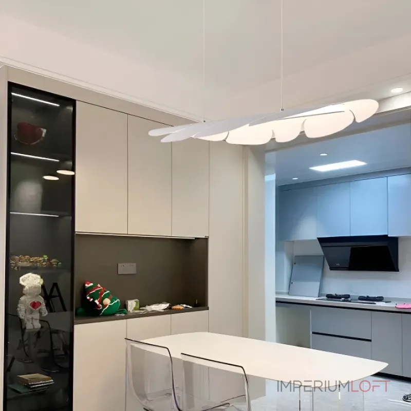 Реечный светодиодный светильник с изогнутым листовидным корпусом из металла SACHA