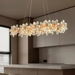 Реечный светильник с подвесками из ограненного хрусталя и рельефных стеклянных цветков EGEL B LONG