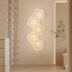 Серия настенных светильников с цветочным декором из стекла с эффектом «капель» на лепестках PAU DEW P5 ImperiumLoft