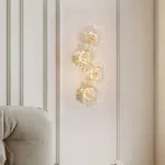 Серия настенных светильников с цветочным декором из стекла с эффектом «капель» на лепестках PAU DEW P4 ImperiumLoft