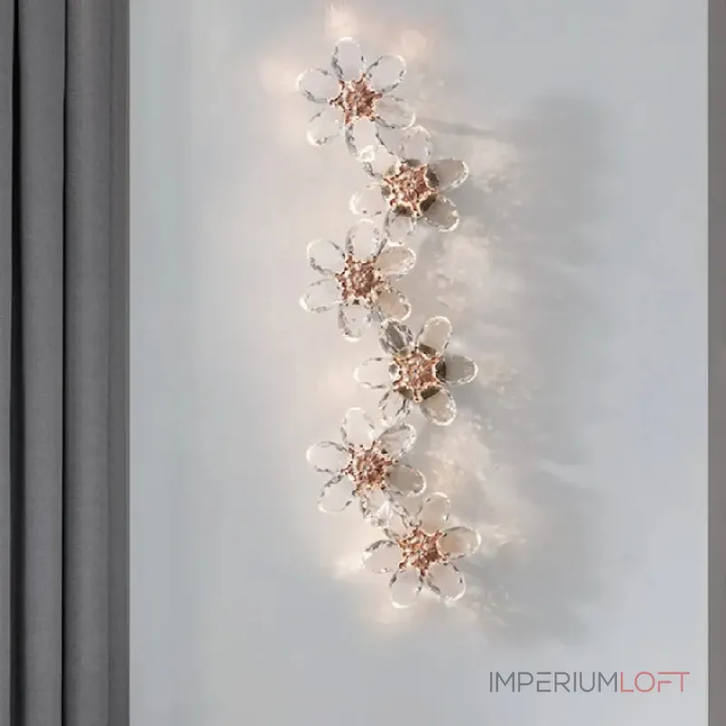 Серия настенных светильников из ограненного хрусталя в виде цветов с каркасом из металла EGEL B WALL P6 ImperiumLoft