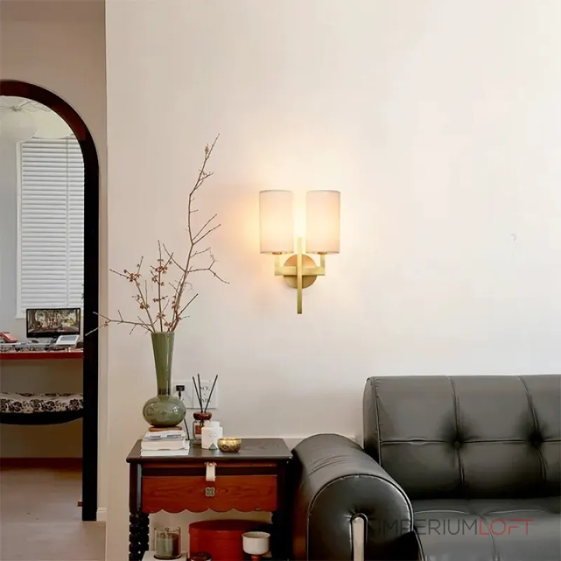 Настенный светильник с двумя цилиндрическими текстильными абажурами на латунной стойке CONSTANS Gold ImperiumLoft