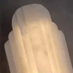 Серия светодиодных настенных светильников со ступенчатым корпусом из мраморных панелей CLABBE MARBLE H50 ImperiumLoft