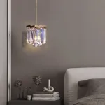 Подвесной светильник с абажуром из ограненных хрустальных пластин с эффектом красочных переливов DORIS от ImperiumLoft