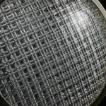 Светодиодный светильник на стойке с тремя дисковидными плафонами из фактурного стекла ручной работы и дополнительным направленным вниз источником света ULF TRIO от ImperiumLoft