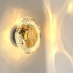 Серия светодиодных настенных светильников с плафонами из стекла ручной работы с эффектом воздушных пузырьков Stairway  One Brown от ImperiumLoft