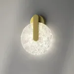 Серия настенных светодиодных светильников с дисковидным рассеивателем из рельефного стекла ручной работы Sun Round B W Gold от ImperiumLoft