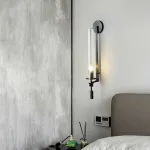 Бра в классическом стиле с цилиндрическим рассеивателем из рельефного стекла на черном кронштейне Beam Fix H56 от ImperiumLoft