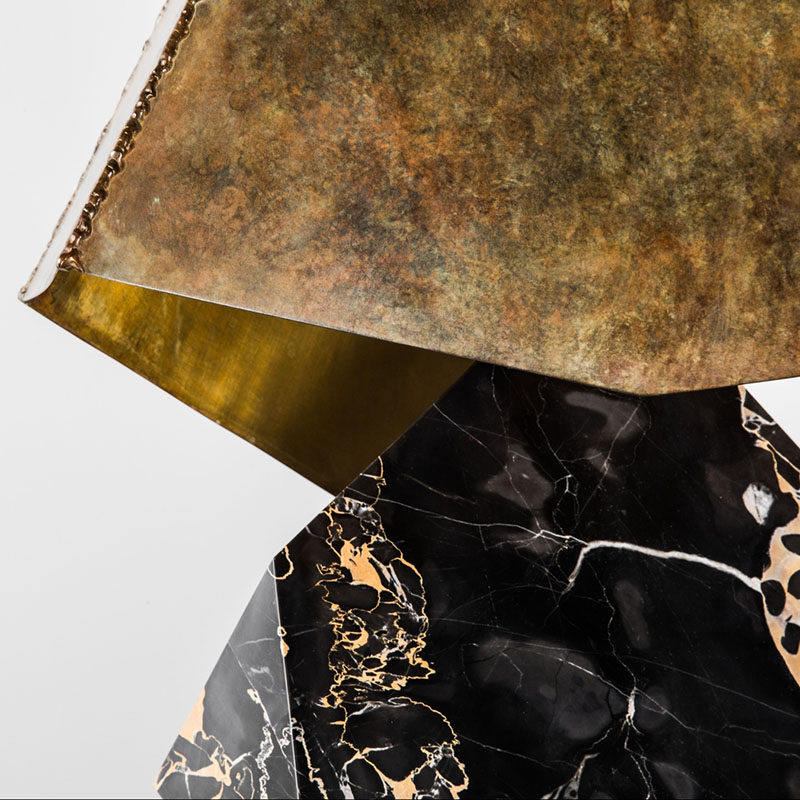 Настольная лампа AK CRYSTAL оригинальной формы от ImperiumLoft