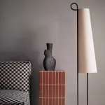 Торшер Minimal Twist оригинальной формы от Vinsa