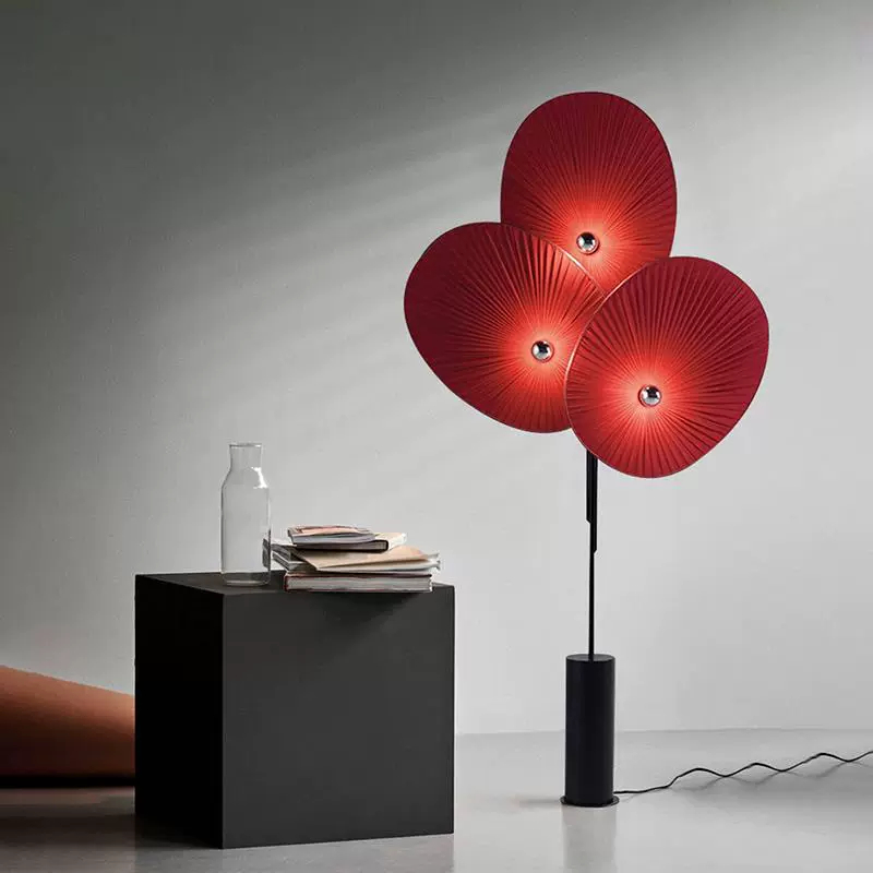 Торшер Aurora Triad Red оригинальной формы от Vinsa