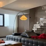 Торшер Soft Arc с изящным основанием от Vinsa