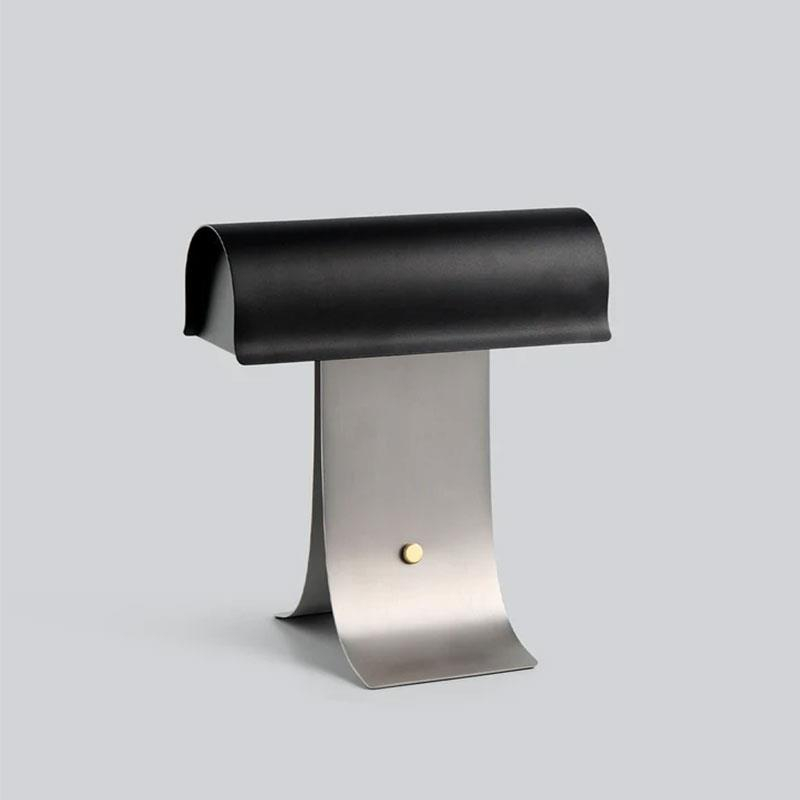 Настольная лампа ARCLUME A лаконичной формы от Vinsa Настольная лампа ARCLUME A лаконичной формы от Vinsa