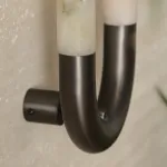 Настенный светильник Sleek Grip A с мраморными плафонами от Vinsa