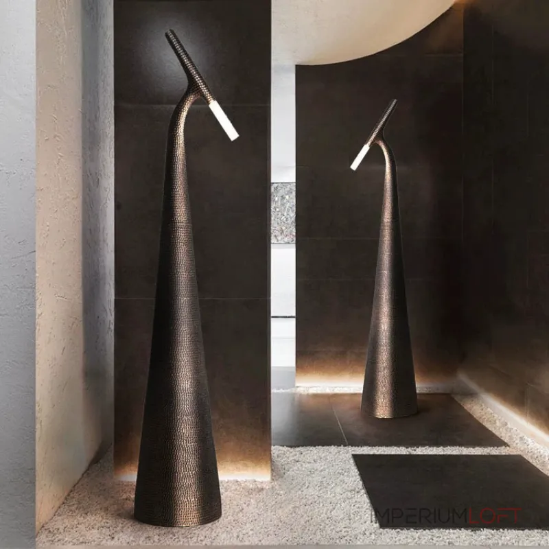 Торшер Chic Sweep с оригинальным фактурным основанием от Vinsa