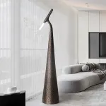 Торшер Chic Sweep с оригинальным фактурным основанием от Vinsa