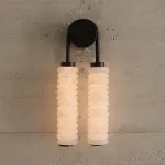 Настенный светильник Duo Glow ручной работы с мраморными плафонами от Vinsa