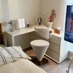 Интерьерное поворотное кресло ConeTwist A из вельвета оригинальной формы от LaLume