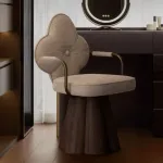 Интерьерное кресло Yulu Flower из вельвета с оригинальной спинкой от LaLume