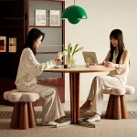 Интерьерный поворотный табурет Yulu Petal A из велюра от LaLume