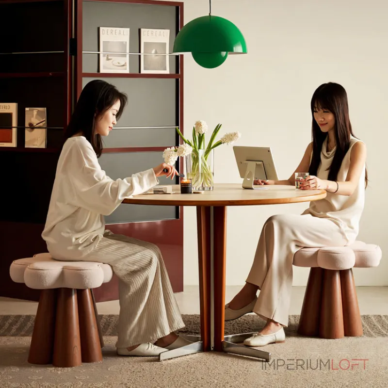 Интерьерный поворотный табурет Yulu Petal A из велюра от LaLume Интерьерный поворотный табурет Yulu Petal A из велюра от LaLume