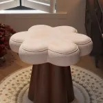 Интерьерный поворотный табурет Yulu Petal A из велюра от LaLume