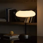 Настольная лампа Vintage Beam White с деревянной ножкой от Vinsa