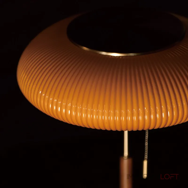 Настольная лампа Vintage Beam Orange с деревянной ножкой от Vinsa Настольная лампа Vintage Beam Orange с деревянной ножкой от Vinsa