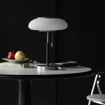 Настольная лампа Vintage Beam White с деревянной ножкой от Vinsa