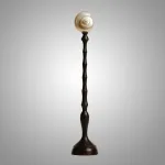 Декоративная настольная лампа Glowshell L с плафоном из ракушки от Vinsa