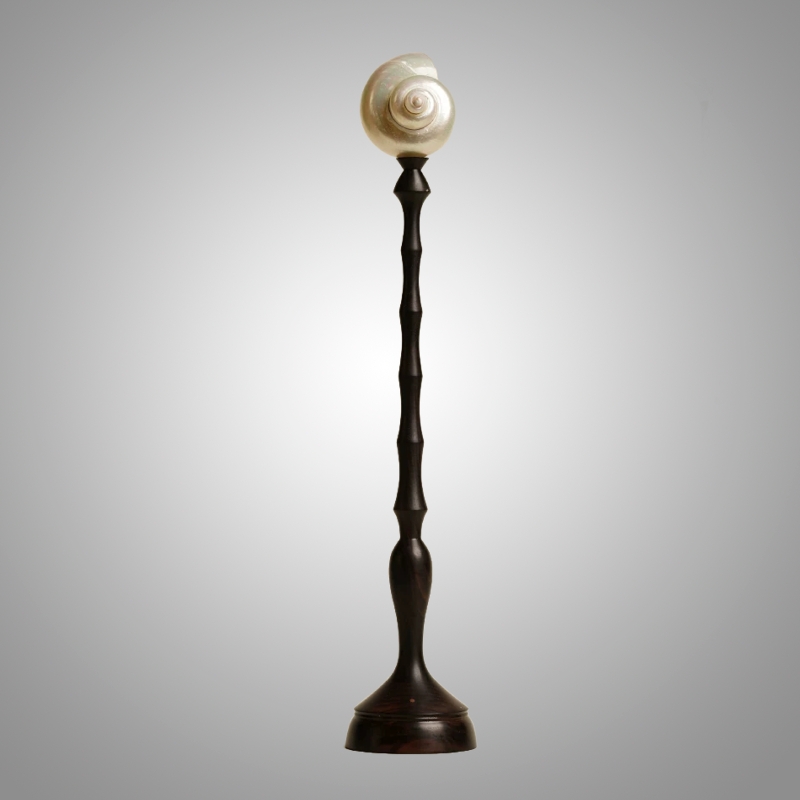 Декоративная настольная лампа Glowshell L с плафоном из ракушки от Vinsa Декоративная настольная лампа Glowshell L с плафоном из ракушки от Vinsa