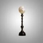 Декоративная настольная лампа Glowshell S с плафоном из ракушки от Vinsa