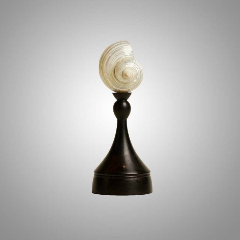 Декоративная настольная лампа Glowshell XS с плафоном из ракушки от Vinsa Декоративная настольная лампа Glowshell XS с плафоном из ракушки от Vinsa