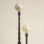 Декоративная настольная лампа Glowshell L с плафоном из ракушки от Vinsa