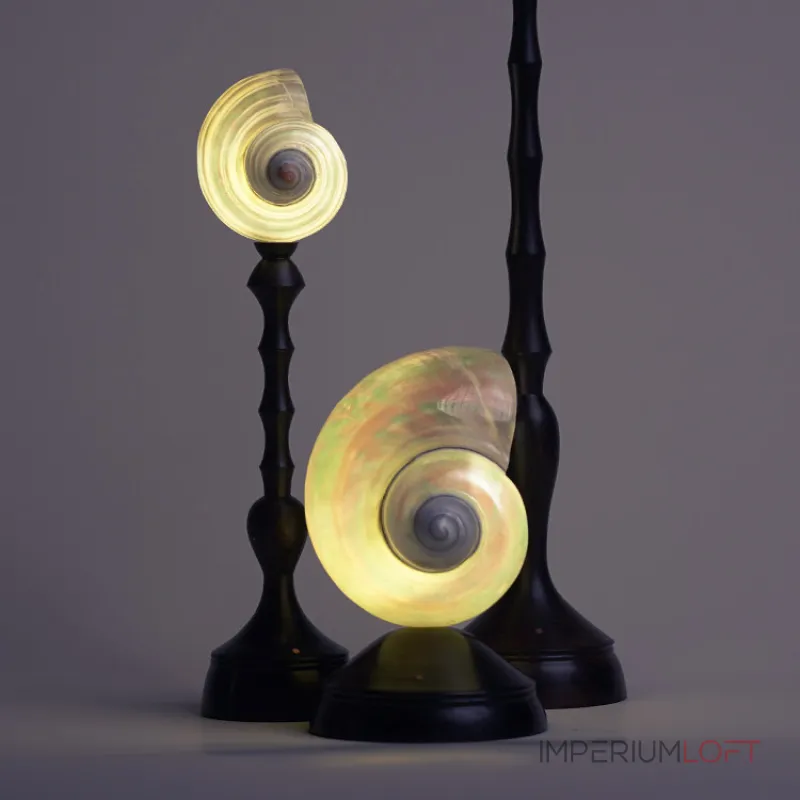 Декоративная настольная лампа Glowshell Mini с плафоном из ракушки от Vinsa