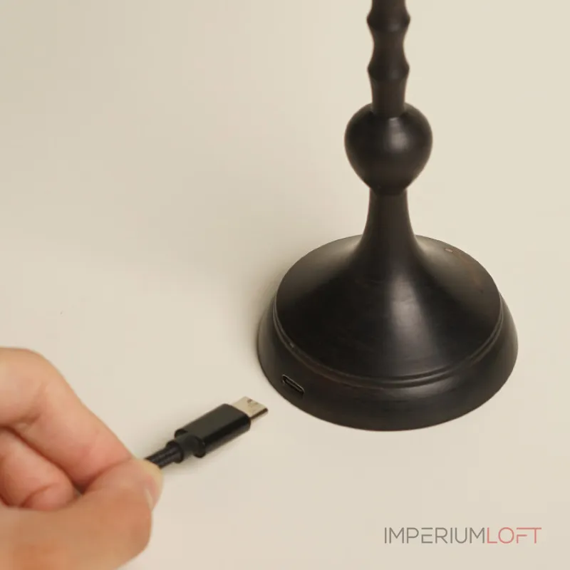 Декоративная настольная лампа Glowshell Mini с плафоном из ракушки от Vinsa