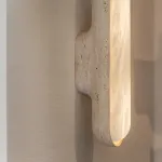 Настенный светильник Marble Muse с мраморным плафоном от Vinsa