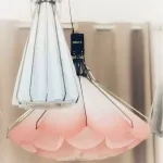 Подвесная люстра Silken Bloom В D120 с механизмом раскрытия с плафоном в форме цветка от Vinsa